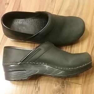 Dansko Women's Professional Leather Clogs